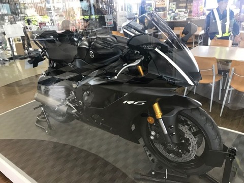 箱根ターンパイク ビューラウンジ YAMAHA YZF-R1 2017年モデル