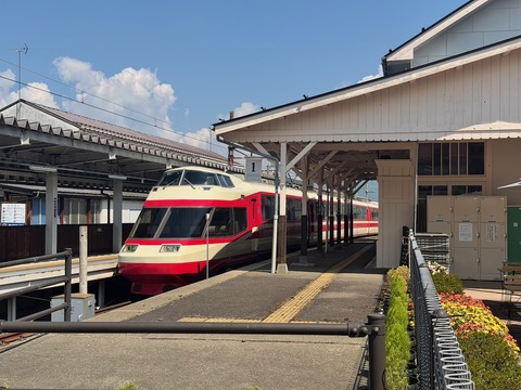 長電に乗ってきた