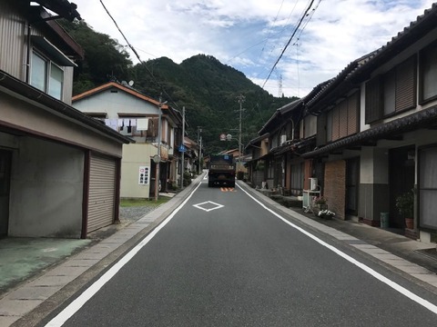 東栄駅のあたりで県道1号にのりかえ