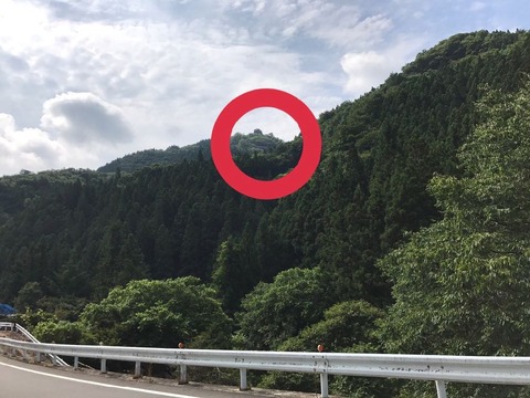 塩沢峠の下から