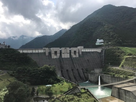 長島ダムに到着