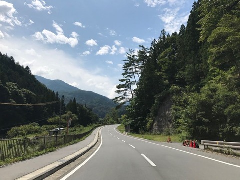 遠山の南側はトンネルも開通してすっかり走りやすくなっていた