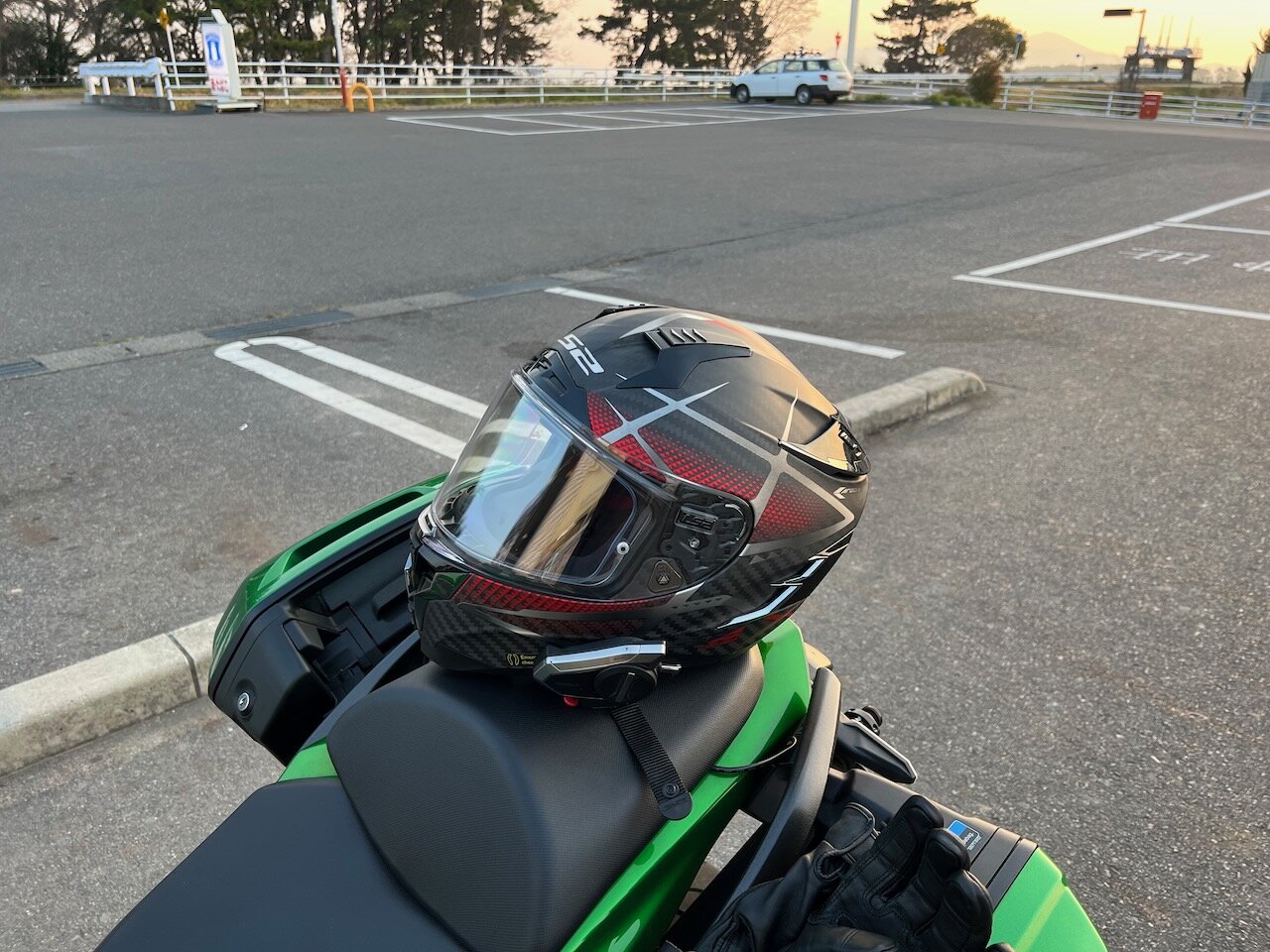 カーボンヘルメット LS2 CHALLENGER C GT レビュー : ツーリング