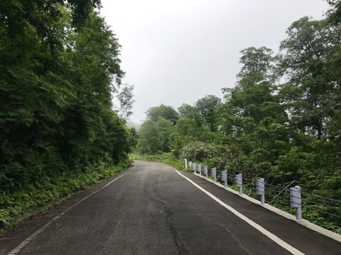 奥志賀スーパー林道 延々と70km続くワインディングロード