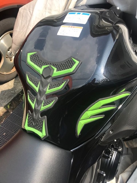 Ninja650のタンクパッド張り替え