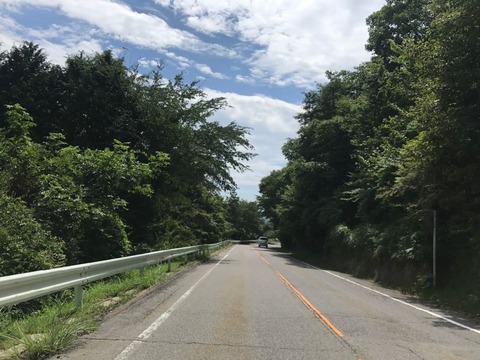 茶臼山高原道路こと県道507号線を走る