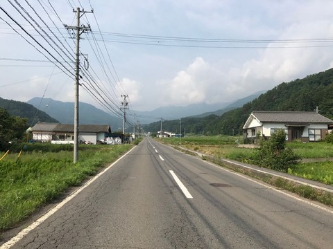 沓掛温泉(くつかけ温泉)を経由して南に