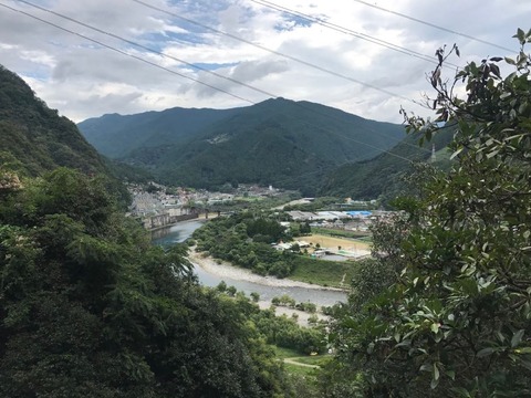 中部天龍の市街を見下ろす丘