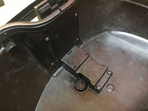 B47 キーシリンダー交換