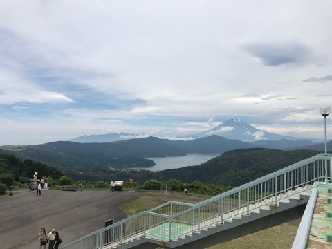 箱根ターンパイク ビューラウンジ 芦ノ湖 富士山
