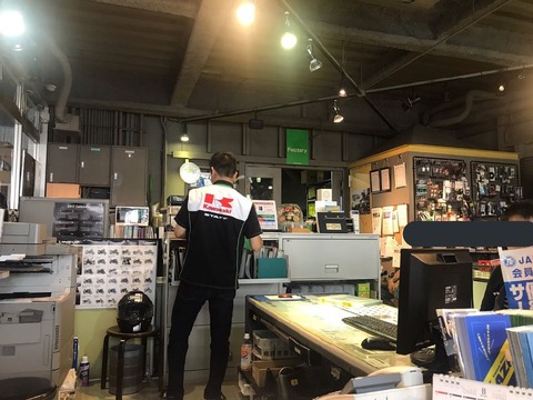 モトプラザカワサキさんでオイル交換!
