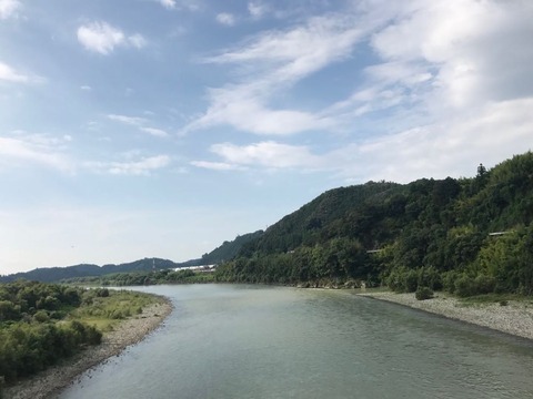 天竜川をまたぐ塩見橋からの一枚