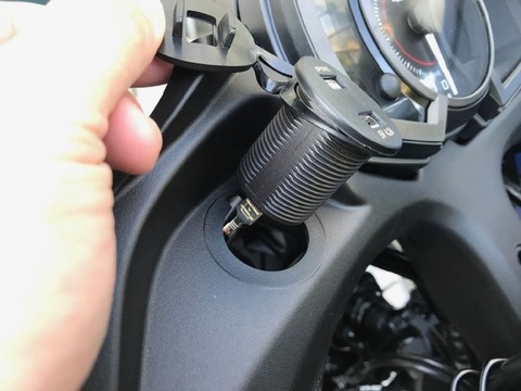 Ninja650 2017年モデル シガーソケット USBコネクタ 取り付け