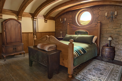 16 - Hobbiton Airbnb - Bedroom - Credit Larnie Nicolson