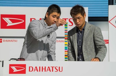 プロボクサー長谷川穂積 これで4階級制覇になりますかね 笑 ダイハツ新型車 トール Prイベントで長男 大翔くんと ブロック早積み でギネス記録を達成 ガジェット通信 Getnews プロボクサー長谷川穂積 これで4階級制覇になりますかね 笑 ダイハツ新型車 トール Prイベントで長男 大翔くんと ブロック早積み でギネス記録を達成 ガジェット通信 Getnews