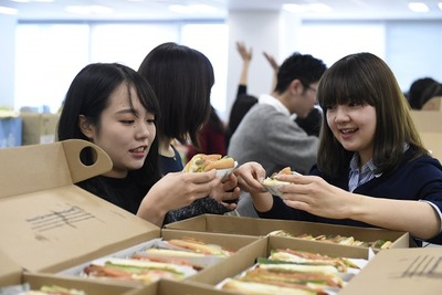 ���ˡ������ɥɥå���