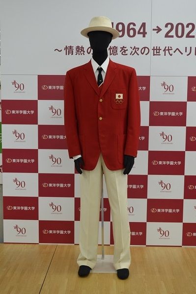 ���أ���