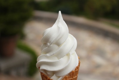 soft-serve-ice-cream-2264262_1920 (1)