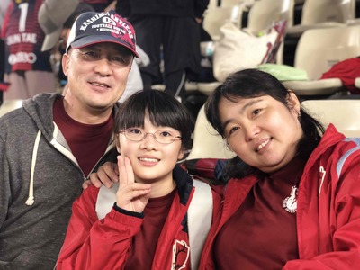 ���Ӥ������