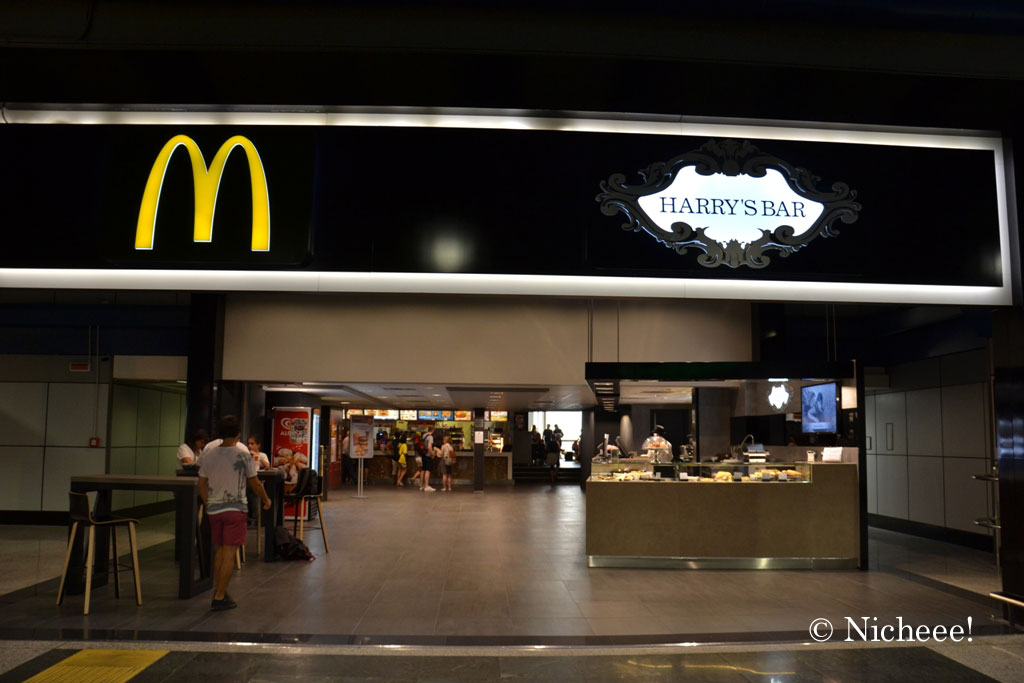 ローマのレオナルド ダ ビンチ空港 マクドナルド で飛行機ウォッチング Nicheee ニッチー テレビリサーチ会社がお届けする情報サイト ローマのレオナルド ダ ビンチ空港 マクドナルド で飛行機ウォッチング Nicheee ニッチー テレビリサーチ会社がお届けする情報サイト