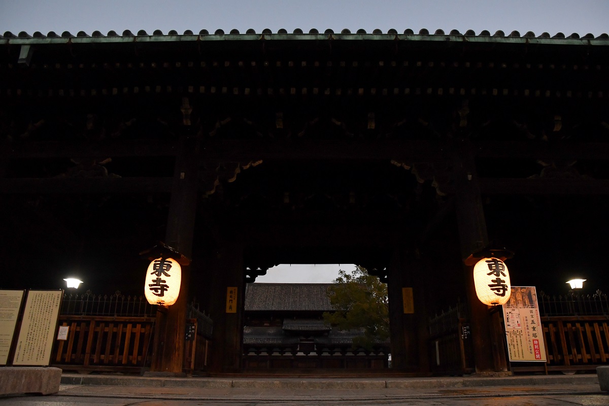 京都の冬 19 世界遺産 東寺 で早朝に朝焼け絶景スポットを訪ねる Nicheee ニッチー テレビリサーチ会社がお届けする情報サイト