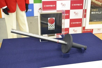 ���أ���