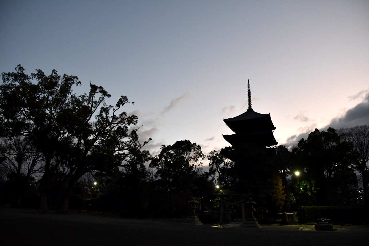 京都の冬 19 世界遺産 東寺 で早朝に朝焼け絶景スポットを訪ねる Nicheee ニッチー テレビリサーチ会社がお届けする情報サイト