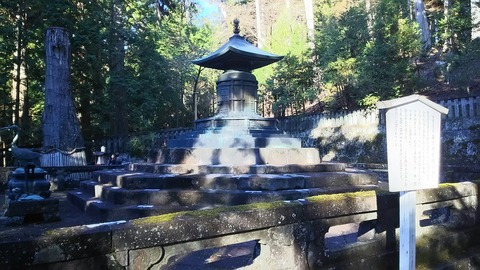 [画像:56c12a82-s.jpg]