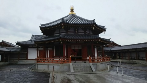 [画像:737ddf25-s.jpg]