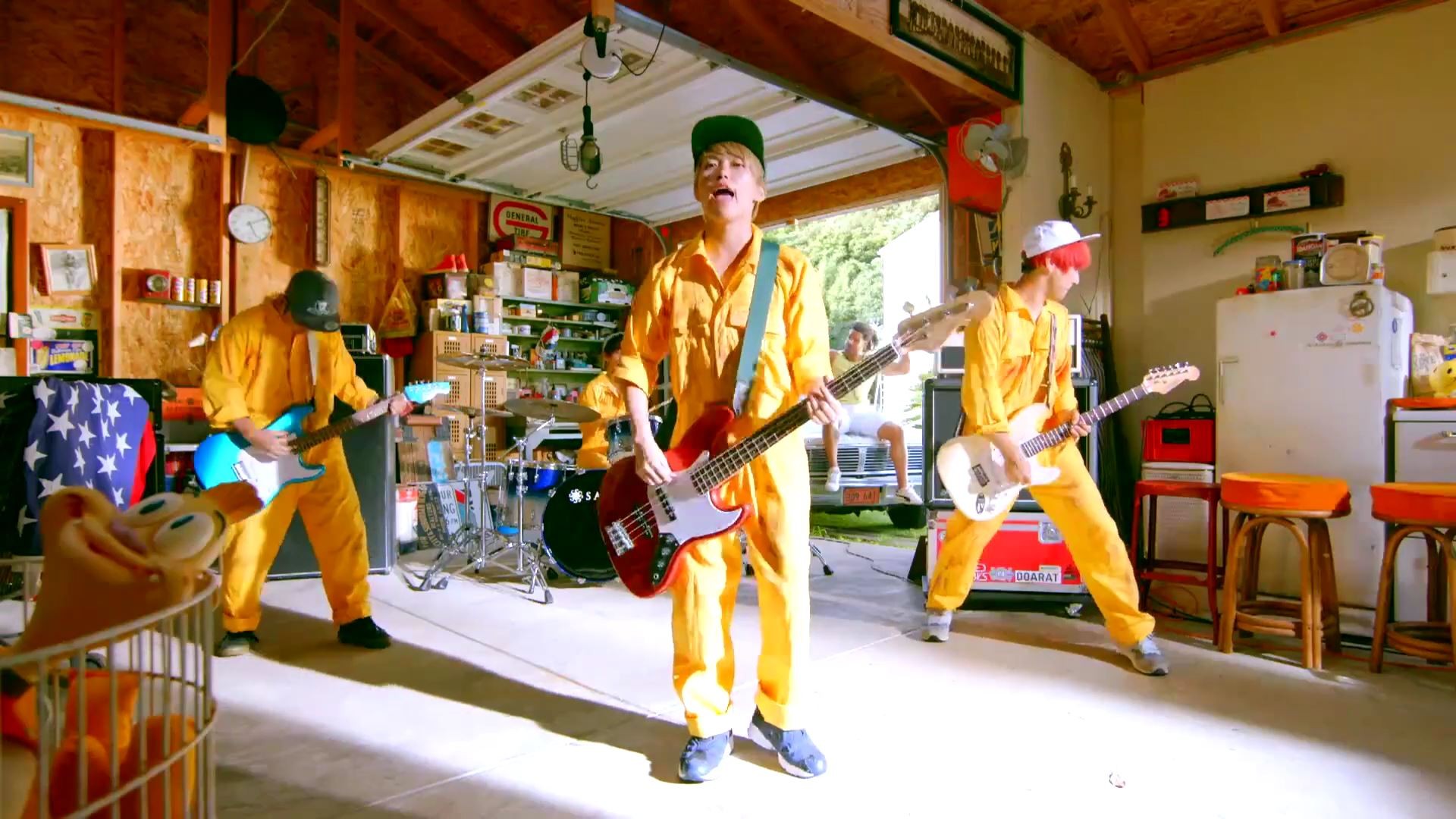 04 Limited Sazabys On Twitter グッズ紹介 その バーコードtシャツ 2500 ビーニーキャップ 1500 タオル 1500 Http T Co X0d1h2sfah Twitter