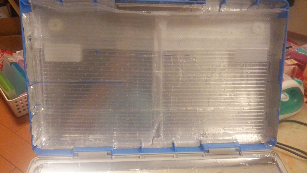 真空パネル断熱材を自作してクーラーボックスの改造 パート５ 本体に発泡ウレタン注入 クラウドルアーズブログ