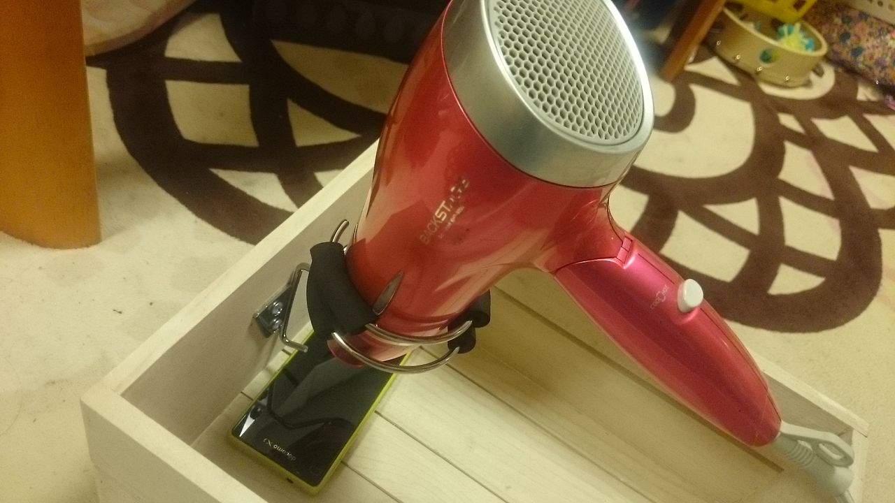 この世にないものは作る スマホ修理道具のドライヤースタンドを作るの巻 クラウドルアーズブログ