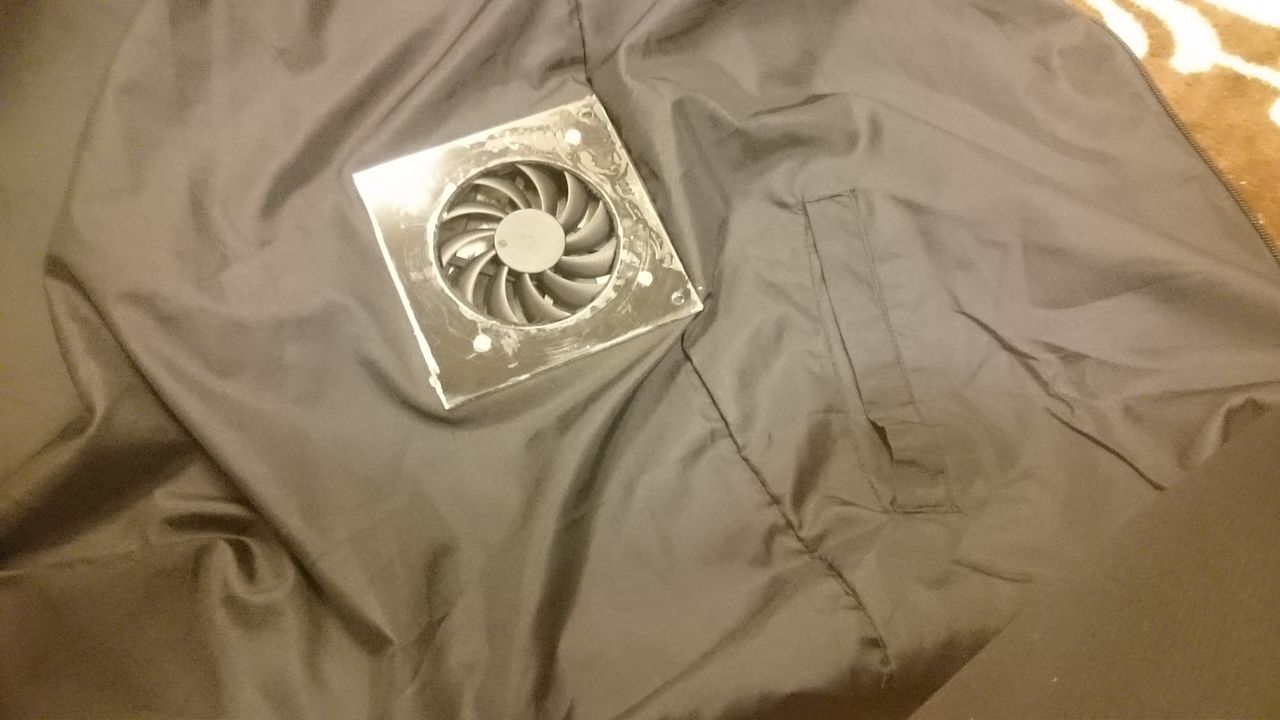 空調服を自作するパート2 夏休みの自由研究か クラウドルアーズブログ 空調服を自作するパート2 夏休みの自由研究か クラウドルアーズブログ