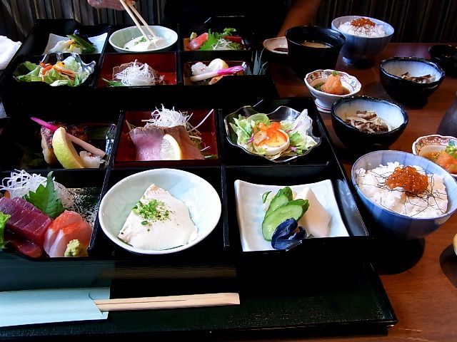 しぐれ茶屋 金の水花 funky dogのsoul foods しぐれ茶屋 金の水花 funky dogのsoul foods