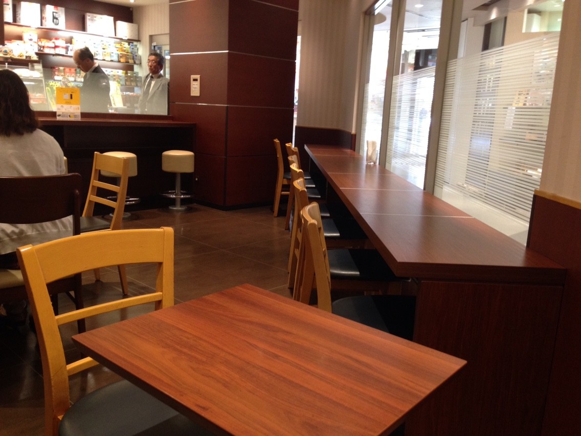 津市へ出張 その前に駅のドトールでモーニング Funky Intelligenceのブログ