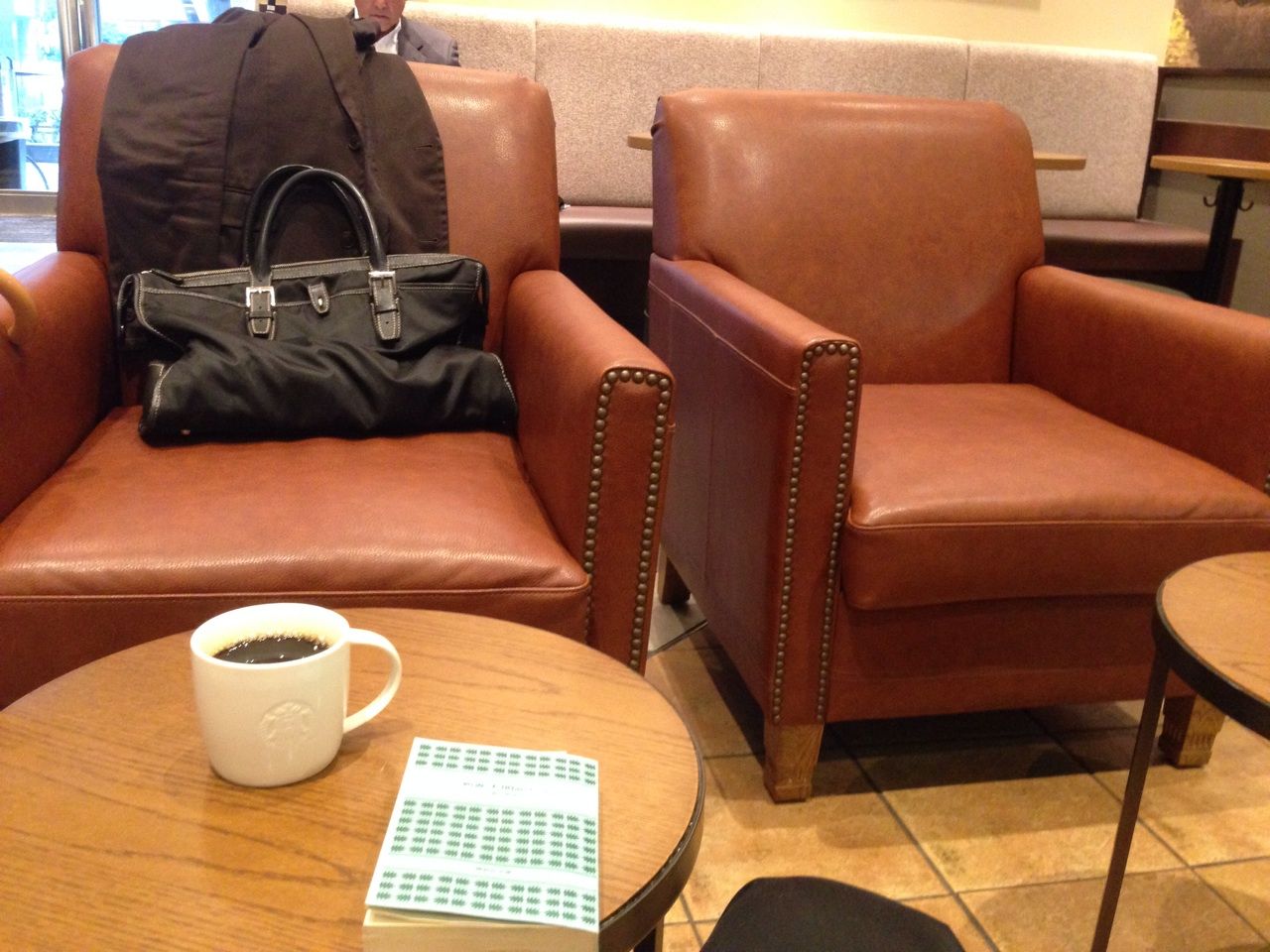 Lei Un Libro Mientras Tomaba Un Cafe コーヒーを飲みながら読書した Funky Intelligenceのブログ