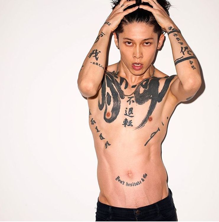 画像 全身タトゥーを入れたギタリスト めちゃくちゃ後悔してます ガハろぐnewsヽ W ｽﾞｺｰ