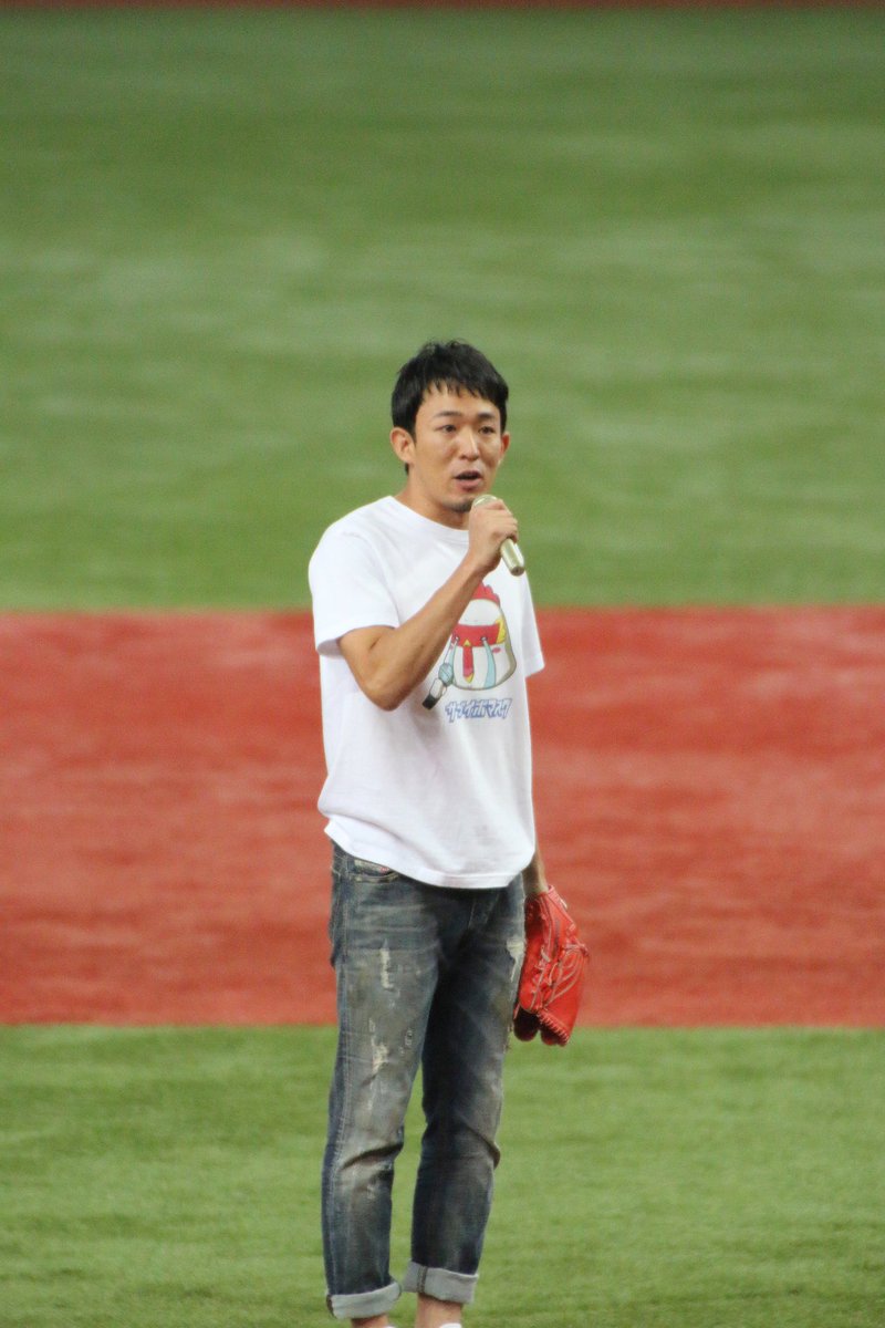 悲報 ファンキー加藤さんよりによってこんな日にプロ野球の始球式に登場 そら目も死にますわ ガハろぐnewsヽ W ｽﾞｺｰ