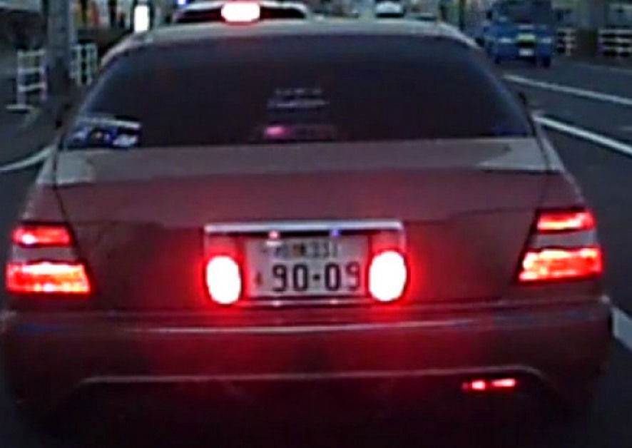 改造車 当て逃げ逃走現場の動画がアップされる 警察仕事しろ ガハろぐnewsヽ W ｽﾞｺｰ