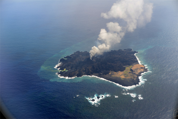 nishinoshima140415b_600x400