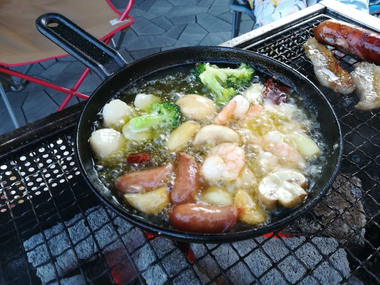 チャムスのダッチオーブンでパンを焼いた 節約ライフを楽しまなきゃ