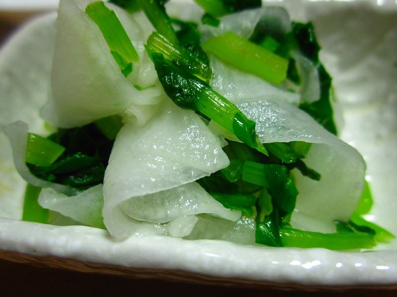 大根の間引き 大根菜を使った簡単浅漬け 節約ライフを楽しまなきゃ