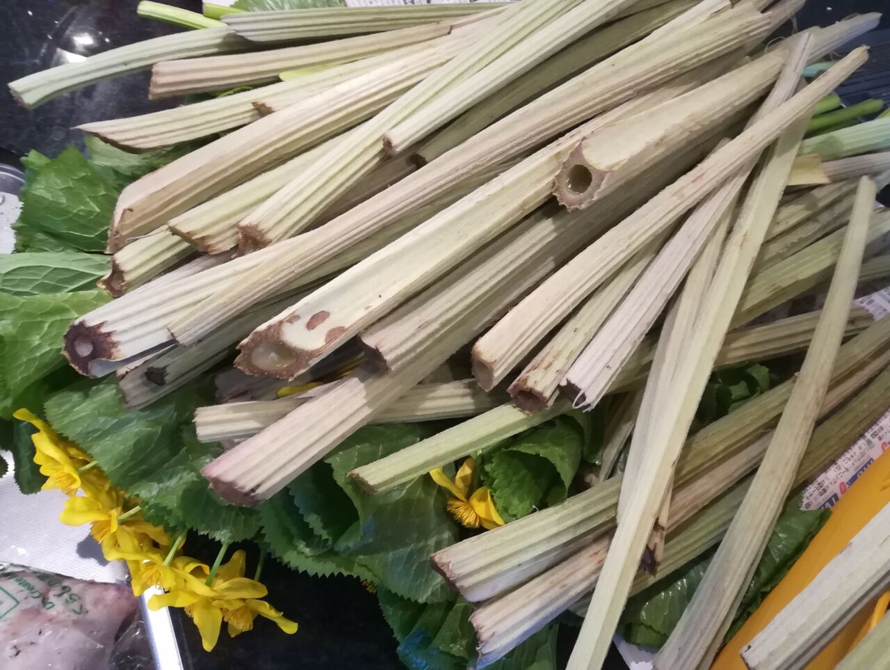 ふきの水煮 瓶詰め保存 メイソンジャーでオシャレに保管 節約ライフを楽しまなきゃ