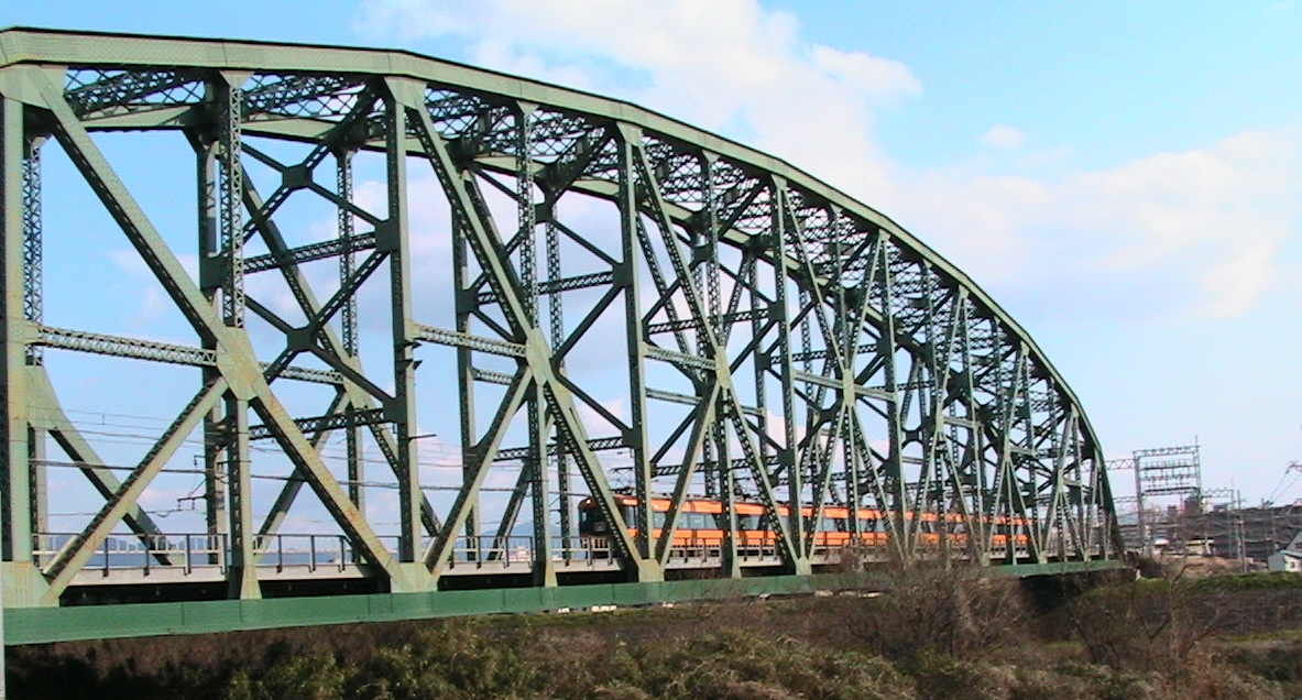 宇治川の巨大トラス橋 ふらり京都 旅して日本