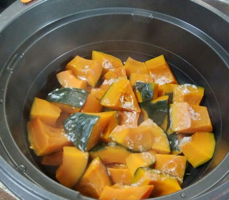 かぼちゃの塩麹蒸し煮