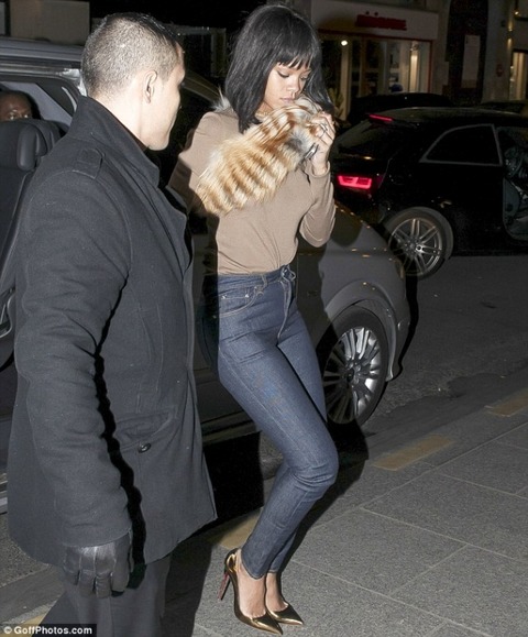 rihanna-paris-date-022314-01s