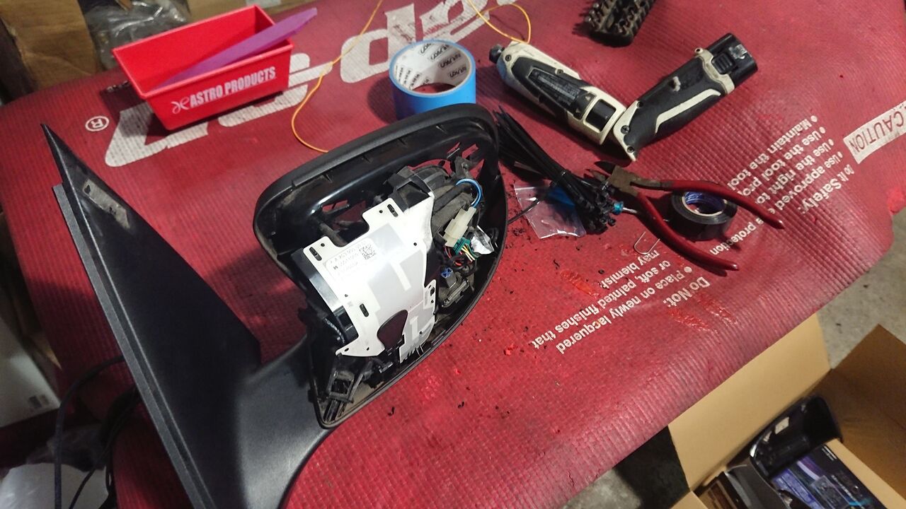 ベンツglcにサイドカメラ取付 古林電商社の作業日誌