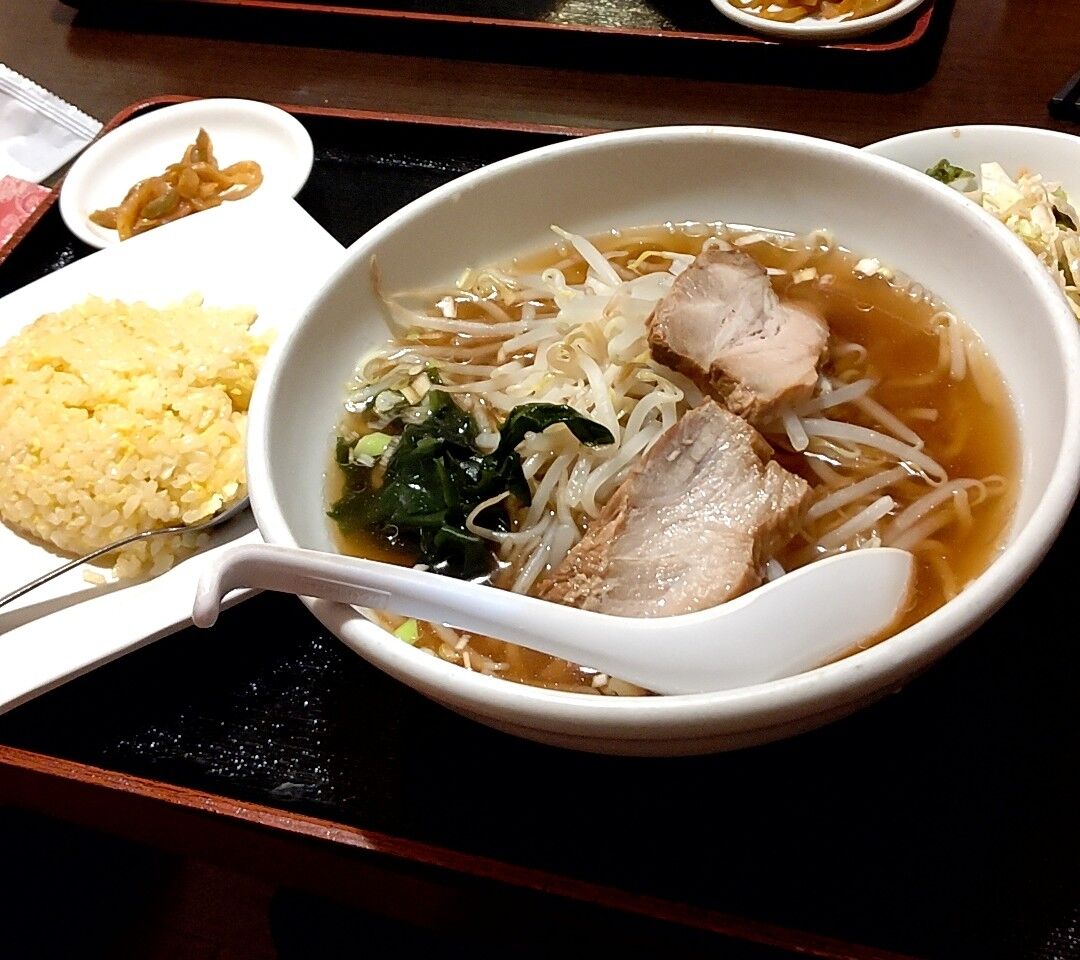 本格中華料理 居酒屋 福招門 本駒込店 ラーメン半チャーハンセット 繰り返される日々のラーメン