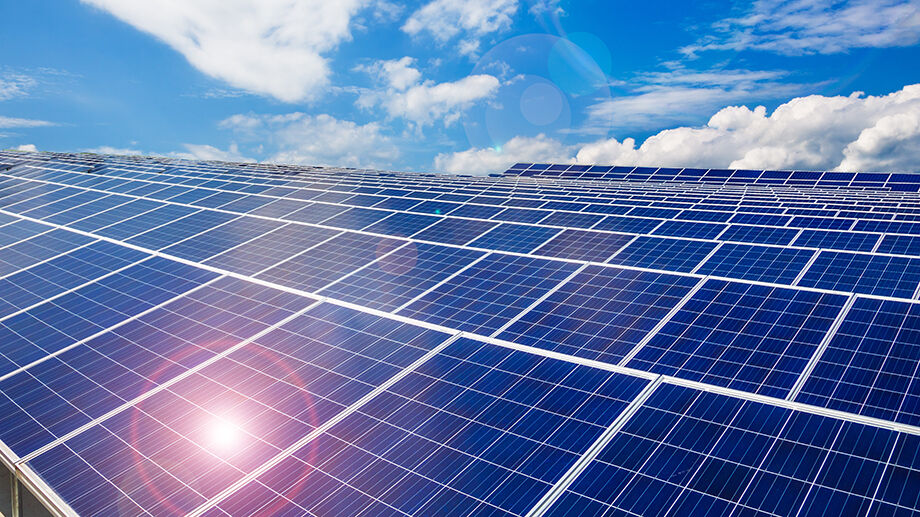 太陽光発電の販売を行う会社の代表ら逮捕