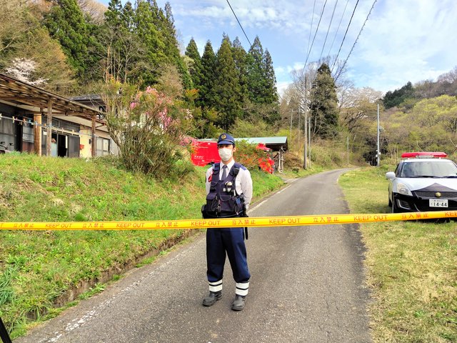 結束バンドで縛り顔にテープも・・・焼けた2人の遺体が見つかる・・・